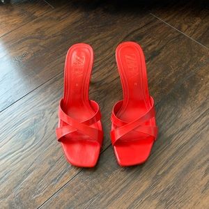 *SOLD* ZARA RED SQUARED TOE HEELS